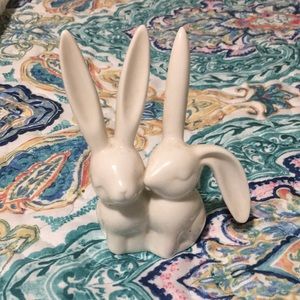 Bunnies ring holder